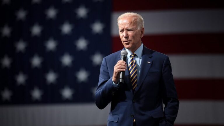 2048px-Joe_Biden_48605397927-818x460