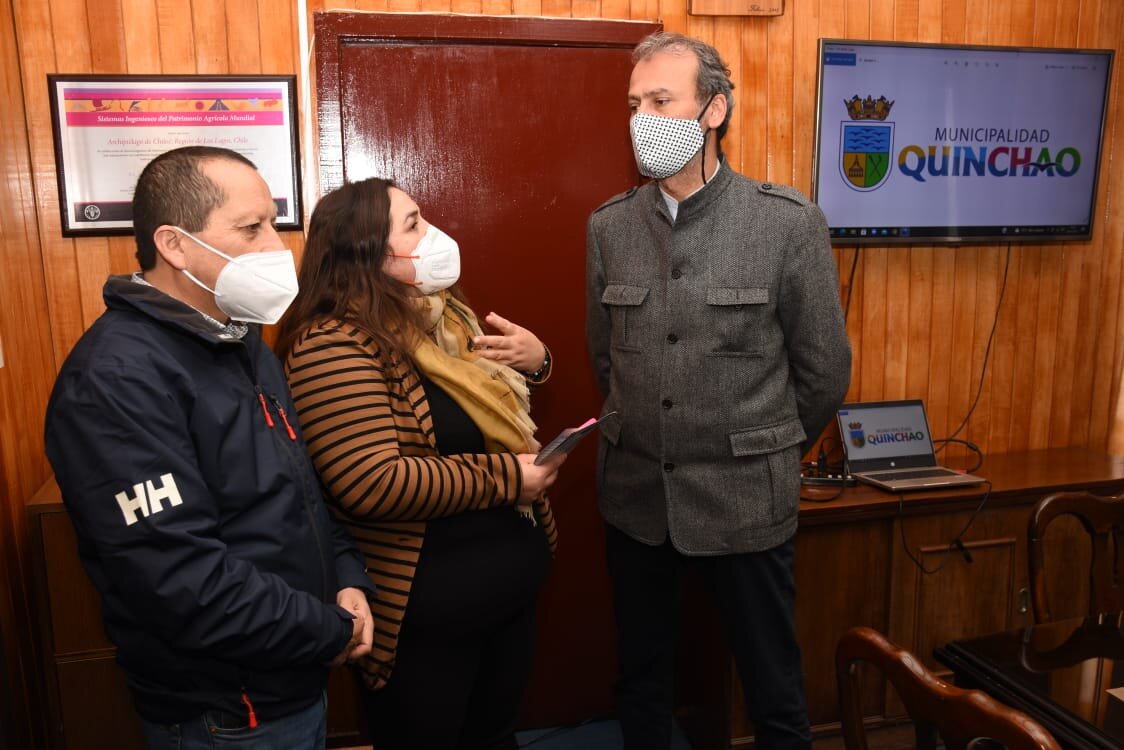 Gobernador Vallespin, Alcaldesa Curaco de Velez, Alcalde Quinchao 2