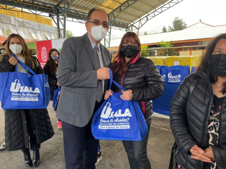 Hoy se entregaron los primeros productos a mujeres de la ciudad de Osorno