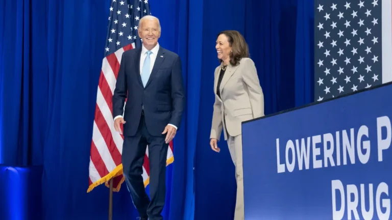 Joe-Biden-impulsa-eleccion-de-Kamaan-Harris-en-la-Convencion-Democrata-2.png